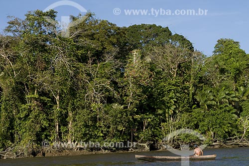  Subject: View of river and Amazon forest - Person on the boat / Location: Amazon Region - Para State - Brazil / Date: 07/18/2008 