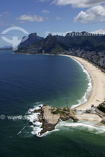  Subject: Aerial view of Praia do Arpoador (Arpoador Beach) with Praia de Ipanema (Ipanema Beach) in the background / Place: Rio de Janeiro city - Rio de Janeiro state - Brazil / Date: 10/13/2003 