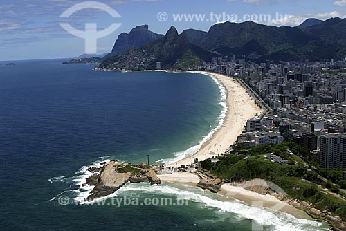  Subject: Aerial view of Praia do Arpoador (Arpoador Beach) with Praia de Ipanema (Ipanema Beach) in the background / Place: Rio de Janeiro city - Rio de Janeiro state - Brazil / Date: 10/13/2003 