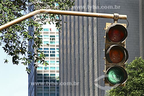  Subject: Traffic lights details in the center of Rio de Janeiro city / Place: Rio de Janeiro city - Rio de Janeiro state - Brazil / Date: 05/13/2008 