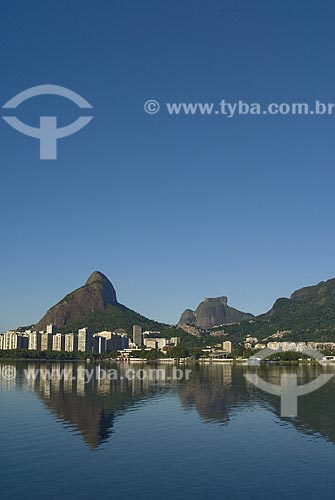  Subject: Lagoa Rodrigo de Freitas (Rodrigo de Freitas Lagoon) * with Morro Dois Irmaos (Two Brothers Mountain) and Pedra da Gavea (Rock of the Topsail) in the background / Place: Rio de Janeiro city - Rio de Janeiro state - Brazil / Date: 01/26/2007 