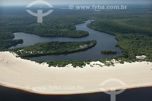  Subject: Anavilhanas Ecological Station (ESEC), in Rio Negro (Black River) / Place: Amazonas state - Brazil / Date: 10/26/2007 