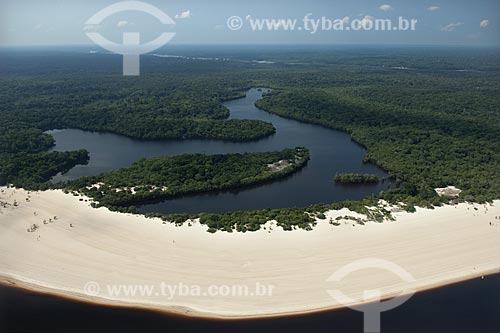  Subject: Anavilhanas Ecological Station (ESEC), in Rio Negro (Black River) / Place: Amazonas state - Brazil / Date: 10/26/2007 