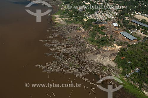  Subject: Floating wood sawmill, near Manaus / Place: Amazonas state - Brazil / Date: 10/26/2007 