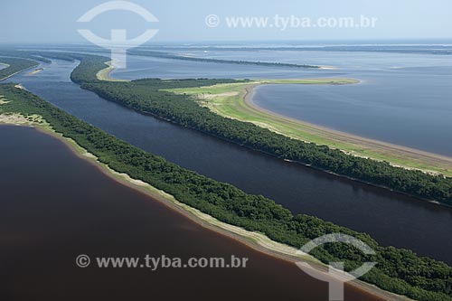  Subject: Anavilhanas Ecological Station (ESEC), in Rio Negro (Black River) / Place: Amazonas state - Brazil / Date: 10/26/2007 