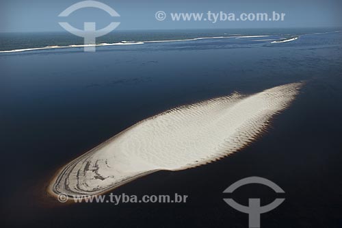  Subject: Sandbank in Anavilhanas Ecological Station (ESEC), in Rio Negro (Black River) / Place: Amazonas state - Brazil / Date: 10/26/2007 