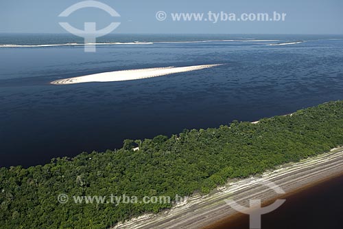  Subject: Anavilhanas Ecological Station (ESEC), in Rio Negro (Black River) / Place: Amazonas state - Brazil / Date: 10/26/2007 