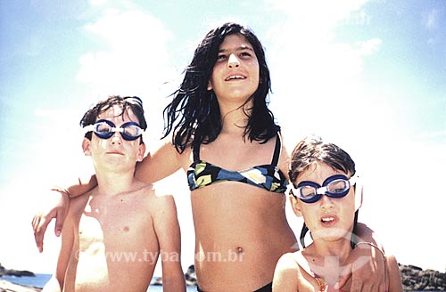  Subject: Children on the beach (Liza, Felipe and Fernanda) / Place: Buzios City - Rio de Janeiro State - Brazil / Date: 1994 