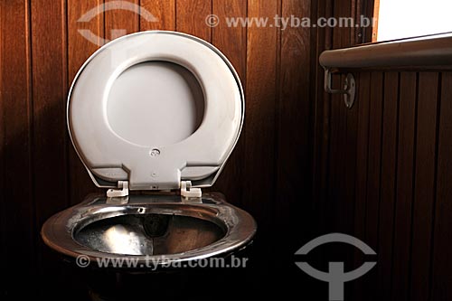  Subject: Toilet - Train / Place: Ouro Preto City - Minas Gerais State - Brazil / Date: April 2009 