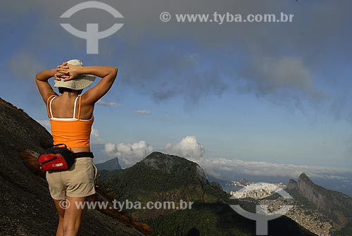  Subject: Trekking in the peak of Pedra Bonita. Southern zone of Rio de Janeiro, Morro Dois Irmãos and Corcovado in the background / Place: Rio de Janeiro city - Rio de Janeiro state - Brazil / Date: 3/2009 