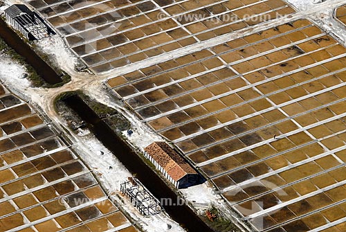  Subject: Aerial view of salt flat, where salt is extracted naturally from sea water through evaporation / Place: Arraial do Cabo City - Lakes Region (Região dos Lagos) - Rio de Janeiro State - Brazil / Date: June 2008 