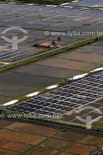  Subject: Aerial view of salt flat, where salt is extracted naturally from sea water through evaporation / Place: Arraial do Cabo City - Lakes Region (Região dos Lagos) - Rio de Janeiro State - Brazil / Date: June 2008 