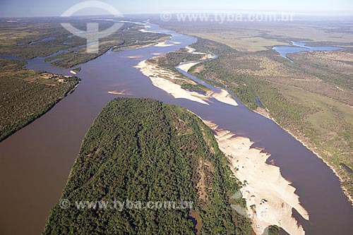  Subject: Aerial view of Araguaia river, during the dry season, when sandbeaches appear in the rivers of Cerrado (brazilian savanna) / Place: near Sao Felix do Araguaia city - Limit between Mato Grosso and Tocantins states / Date: June 2006 