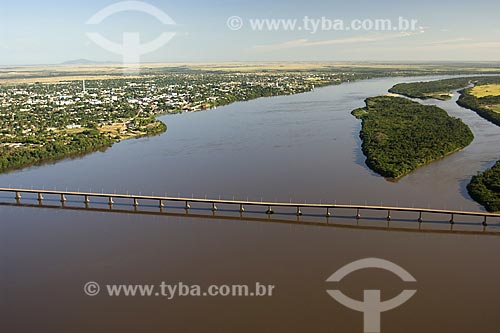 Subject: Bridge connecting Boa Vista city and Bonfim city over rio Branco (Branco river) / Place: Boa Vista city - Roraima state - Brazil / Date: January 2006 