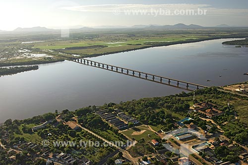  Subject: Bridge connecting Boa Vista city and Bonfim city over rio Branco (Branco river) / Place: Boa Vista city - Roraima state - Brazil / Date: January 2006 