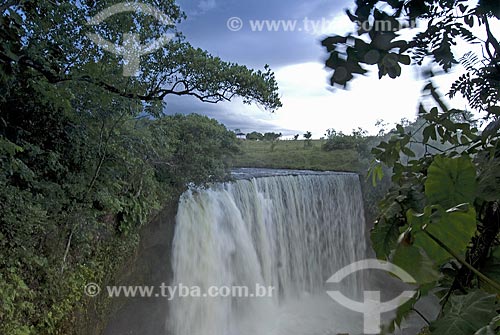  Subject: Cachoeira da Fumaça Waterfall - Rio Balsas (Balsas River) / Place: Ponte Alta do Tocantins City - Tocantins State - Brazil / Date: February 2007 