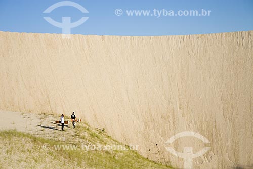  Subject: Sandboarding  - Dunes of Joaquina Beach / Place: Florianopolis City - santa Catarina State - Brazil / Date: April 2009 