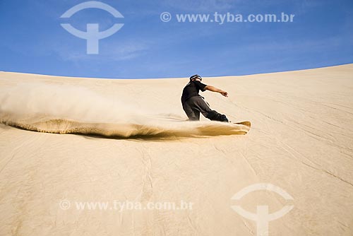  Subject: Sandboarding - Dunes of Rio Vermelho State Park / Place: Florianopolis City - Santa Catarina State - Brazil / Date: June 2009 