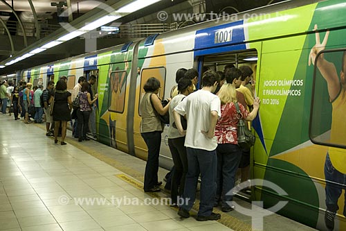  Subject: Boarding platform - Passengers boarding - Metro Rio 