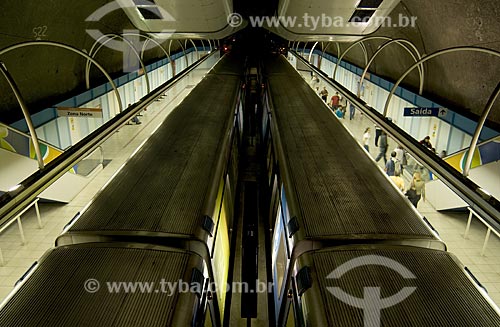  Subject: Subway trains in Cantagalo station (Copacabana Neighbor) - Metro Rio / Place: Rio de Janeiro city - Rio de Janeiro state - Brazil / Date: August 2009 
