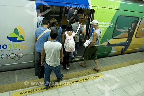  Subject: Boarding platform - Passengers boarding - Metro Rio / Place: Rio de Janeiro city - Rio de Janeiro state - Brazil / Date: August 2009 
