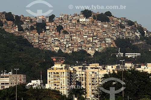  Subject: Favela da Rocinha view from Lagoa Rodrigo de Freitas / Place: Rio de Janeiro city - Rio de Janeiro state - Brazil / Date: August, 2009 