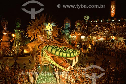  Subject: Parintins Folk Festival - Cobra Grande (Giant Snake) allegory, during boi Garantido parade / Place: Parintins city - Amazonas state - Brazil / Date: July, 2005  