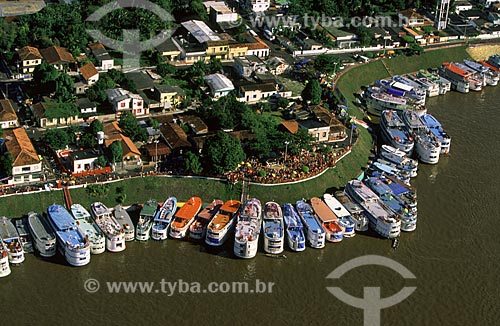  Subject: Crowded port during the Parintins Folk Festival, one of the biggests folk festivals  in Brazil / Place: Parintins city - Amazonas state - Brazil / Date: July, 2005 