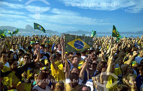  Cheering of Brazil at Copacabana Beach celebrating the brazilian victory in the end of the World Cup 2002 - Rio de Janeiro city - Rio de Janeiro state - Brazil 