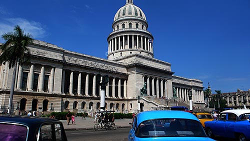  Subject: Classic car (50s) in front of the Capitolio / Local: Havana - Cuba / Date: october 2009 