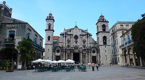  Subject: San Cristobal Cathedral Square / Local: Havana - Cuba / Date: october 2009 
