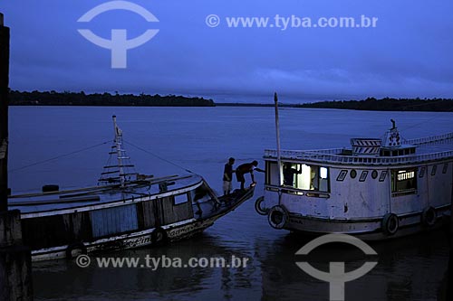  Subject: Boats at Abaetetuba fair - Maratauira river / Place: Abaetetuba city - Para state - Brazil / Date: April 2009 
