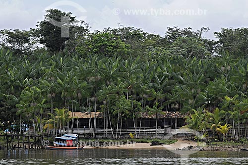  Subject: Typical riverside Marajoara houses on the Guajara bay / Place: Next to Belem city - Para state - Brazil / Date: May 2009 