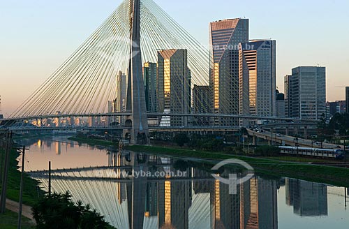  Subject: Octavio Frias de Oliveira bridge - Cable-stayed bridge - Globo TV / Place: Sao Paulo city - Sao Paulo state - Brazil / Date: August 2009 