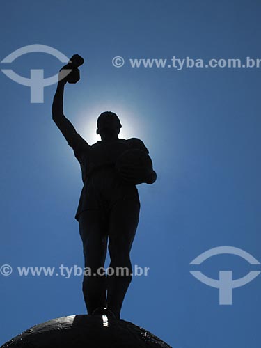  Subject: Hilderaldo Luiz Bellini statue,  former brazilian footballer, in the main gate of Maracana stadium / Place: Maracana - Rio de Janeiro city - Rio de Janeiro state - Brazil / Date: October 2009 