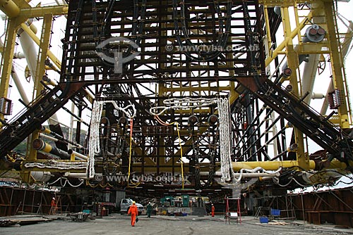  Subject: Construction of Mexilhao Platform, for the exploitation of Natural Gas 