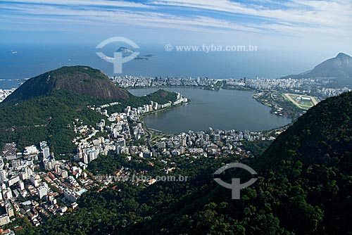  Subject: Aerial view of the neighborhoods of Humaita and Lagoa with Lagoa Rodrigo de Freitas in the Background / Place: Rio de Janeiro city - Rio de Janeiro state - Brazil / Date: October 2009 