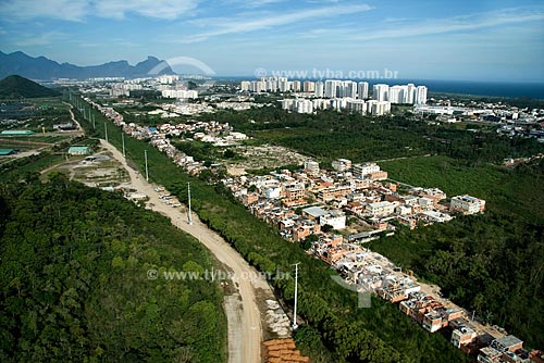  Subject: Aerial view of favela (slum) in Recreio dos Bandeirantes neighborhood / Place: Rio de Janeiro city - Rio de Janeiro state - Brazil / Date: Outubro de 2009 