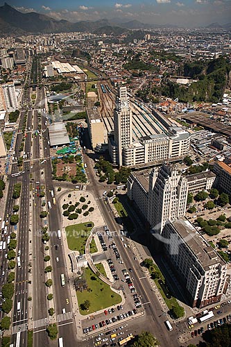  Subject: Aerial view of Presidente Vargas Avenue and Central do Brasil station / Place: Rio de Janeiro city - Rio de Janeiro state - Brazil / Date: March 2005 
