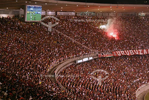  Subject: Supporters of the Flamengo soccer team at the Mario Filho stadium (Maracana) - Flamengo x Santos  / Place:  Maracana neighborhood - Rio de Janeiro city - Rio de Janeiro state - Brazil  / Date: 31/10/2009 
