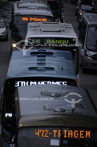  Subject: Bus traffic in Presidente Vargas avenue  / Place:  Rio de Janeiro city center - Rio de Janeiro state - Brazil  / Date: 12/08/2009 
