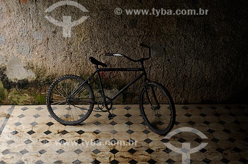  Subject: Bicycle on the interior of the Egas Muniz pavilion - Colonia Juliano Moreira Colony / Place:  Jacarepagua - Rio de Janeiro city - Rio de Janeiro state - Brazil  / Date: 27/07/2009 