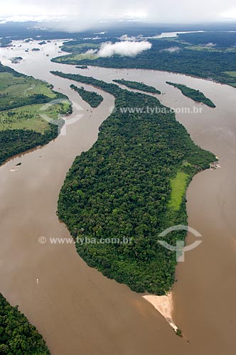  Subject: Aerial view of Rio Branco (White River) and gallery forest of Cerrado vegetation along the river - Beginning of the dry season  / Place:  Near Boa Vista City - Roraima State - Brazil  / Date: Janeiro de 2006 