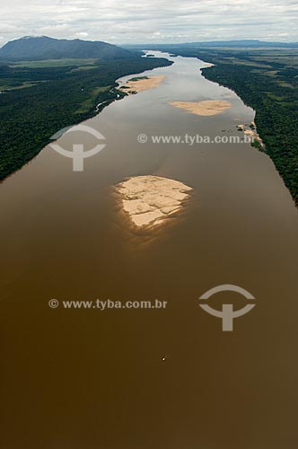  Subject: Aerial view of Rio Branco (White River) and gallery forest of Cerrado vegetation along the river - Begnning of the dry season  / Place:  South of Boa Vista City - Roraima State - Brazil  / Date: Janeiro de 2006 