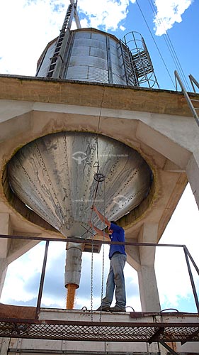  Subject: Silos for drying and storing corn grains - Juparana Agricola  / Place:  Paragominas - Para - Brasil  / Date: 30/03/2009 