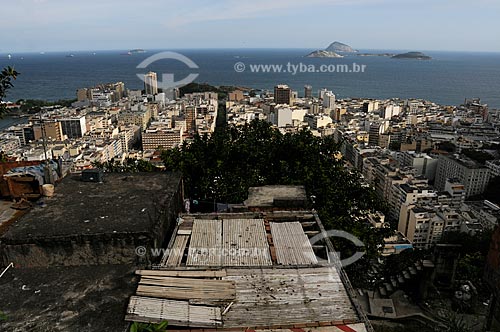  Subject: Pavao Pavaozinho slum with Ipanema neighborhood and Cagarra Islands at the background / Place: Rio de Janeiro city - Rio de Janeiro state - Brazil / Date: October 2009 