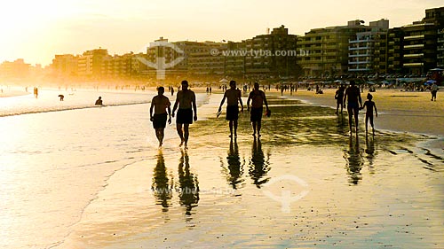  Subject: People at Praia do Forte Beach Place: Cabo Frio - Regiao dos Lagos (Lakes Region) - Costa del Sol (Sun Coast) - Rio de Janeiro / Date: 11-2009 