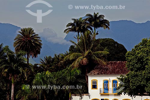  Subject: Colonial house surrounded by trees / Place: Paraty city - Costa Verde (Green Coast) region - Rio de Janeiro state - Brazil / Date: Janeiro 2010 