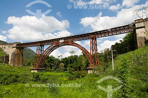 Subject: Engenheiro Paulo de Frontin railway bridge - Built in 1897, with 82 meters long, it is the only curved metalic bridge in the world  / Place:  Miguel Pereira city - Rio de Janeiro state - Brazil  / Date: 11/2009 