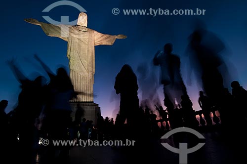  Subject: Christ the Redeemer and tourists / Place: Rio de Janeiro - Rio de Janeiro - Brasil / Date: 01/08/2009 